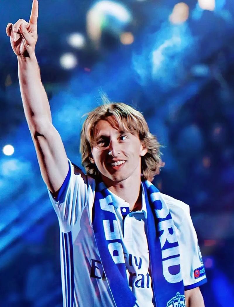 2025 赛季：德州游骑兵队新秀外野手展示出历史级的长传球精准度